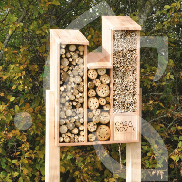 Hôtel à insectes pollinisateurs